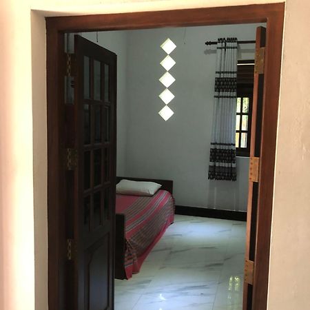 Sri Lankan Villa Elagawagoda Exterior photo